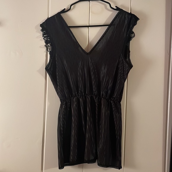 Stroke of Midnight lace detail top - Picture 5 of 5